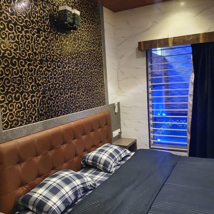 Mount Bungalows-1 Bedroom Big Private Poolcottage Holiday home *